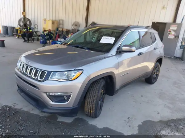 3C4NJDBB1LT138520 2020 JEEP COMPASS - Image 2