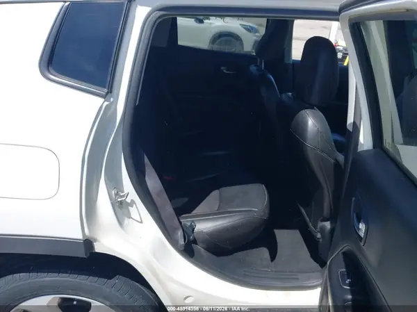 3C4NJDBB1LT143233 2020 JEEP COMPASS - Image 8