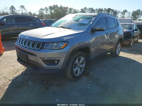 3C4NJDBB1LT166978 2020 JEEP COMPASS - Image 2