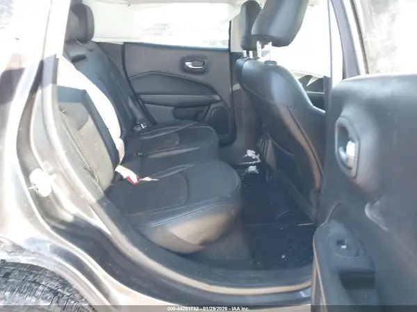 3C4NJDBB1LT196918 2020 JEEP COMPASS - Image 8