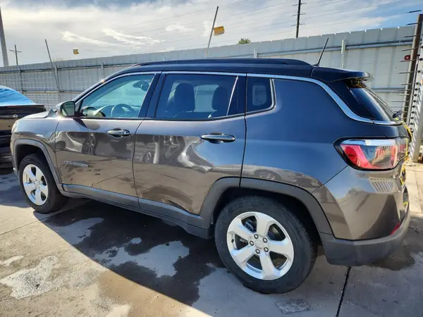 3C4NJDBB1LT196952 2020 JEEP COMPASS - Image 2