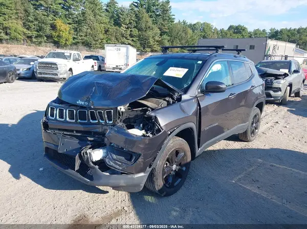 3C4NJDBB1MT560627 2021 JEEP COMPASS - Image 2
