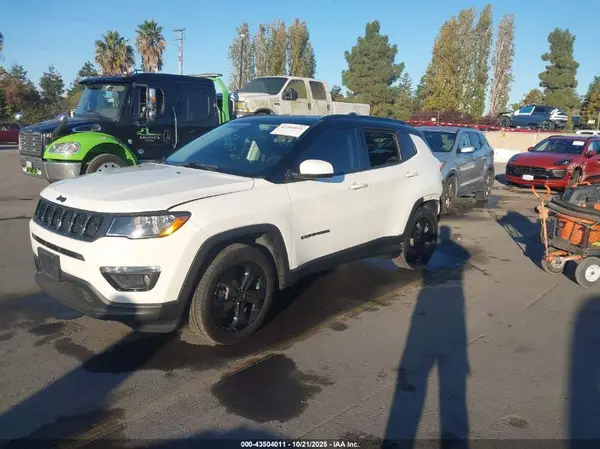 3C4NJDBB1MT561812 2021 JEEP COMPASS - Image 2