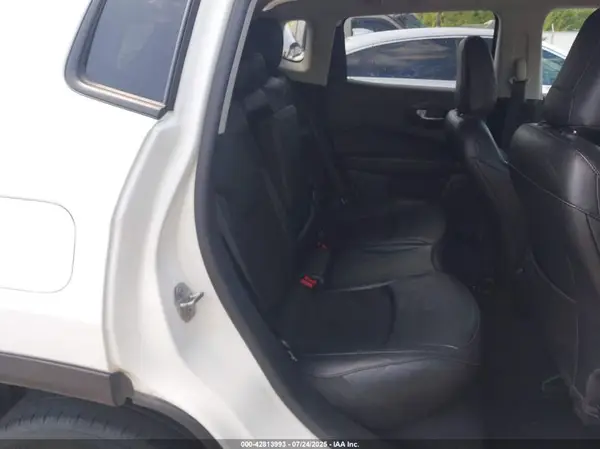 3C4NJDBB1MT568792 2021 JEEP COMPASS - Image 8