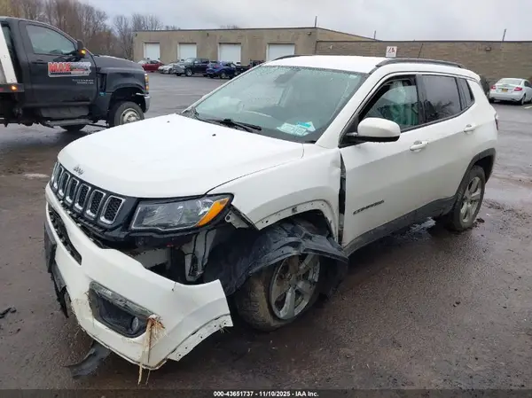 3C4NJDBB1MT569831 2021 JEEP COMPASS - Image 2