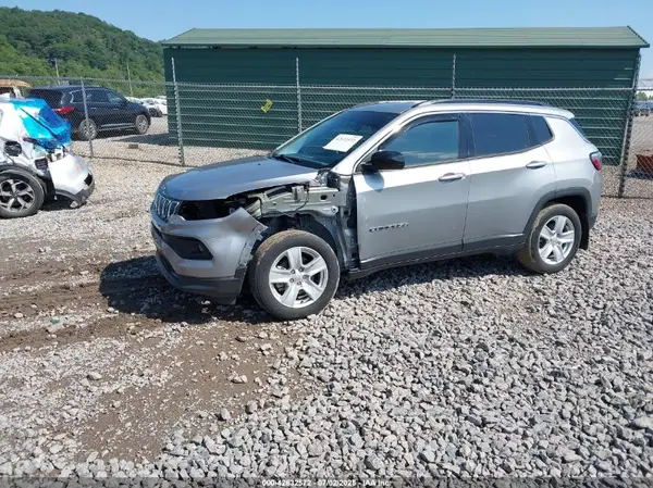 3C4NJDBB1NT134602 2022 JEEP COMPASS - Image 2