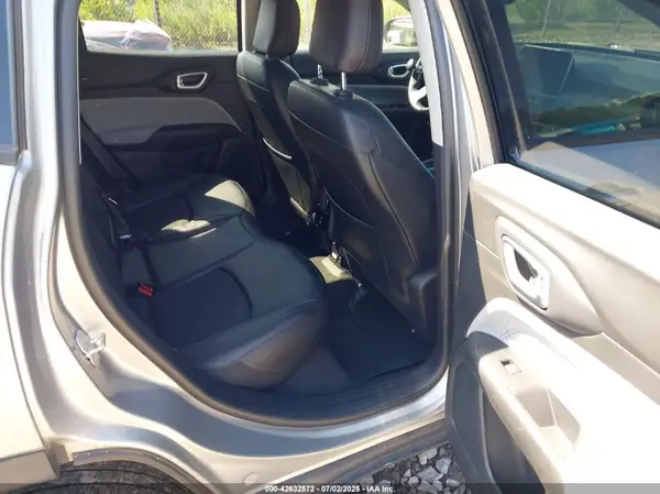 3C4NJDBB1NT134602 2022 JEEP COMPASS - Image 8