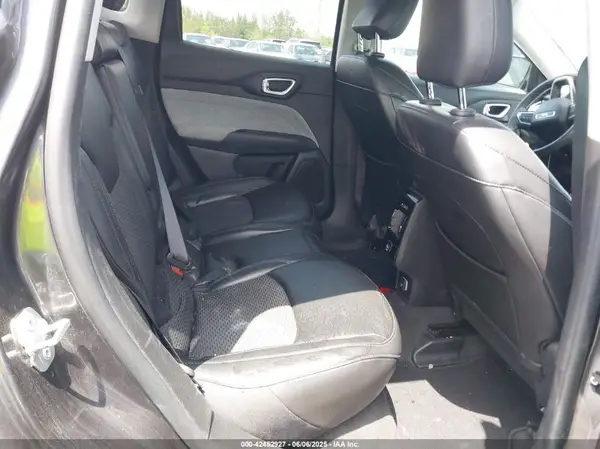3C4NJDBB1NT164523 2022 JEEP COMPASS - Image 8