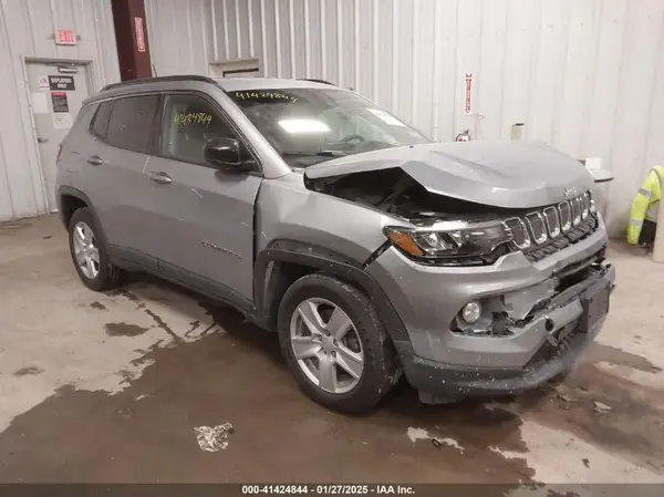 3C4NJDBB1NT164537 2022 JEEP COMPASS - Image 1