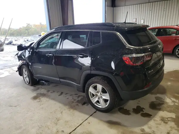 3C4NJDBB1NT185971 2022 JEEP COMPASS - Image 2