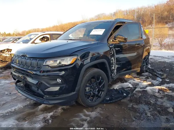 3C4NJDBB1NT194296 2022 JEEP COMPASS - Image 2