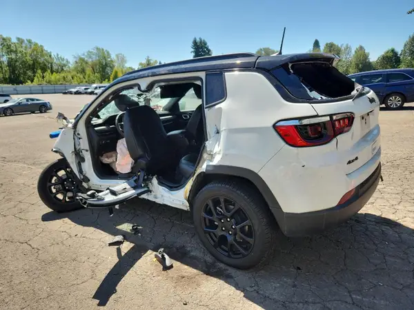 3C4NJDBB1NT194489 2022 JEEP COMPASS - Image 2