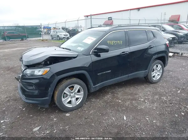 3C4NJDBB1NT208102 2022 JEEP COMPASS - Image 2