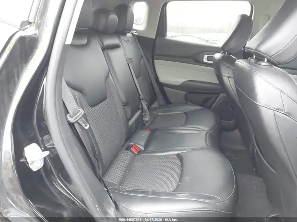 3C4NJDBB1NT208102 2022 JEEP COMPASS - Image 8
