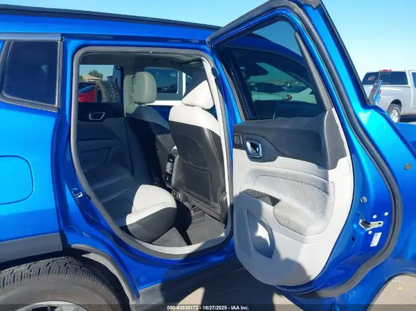 3C4NJDBB1NT215938 2022 JEEP COMPASS - Image 8