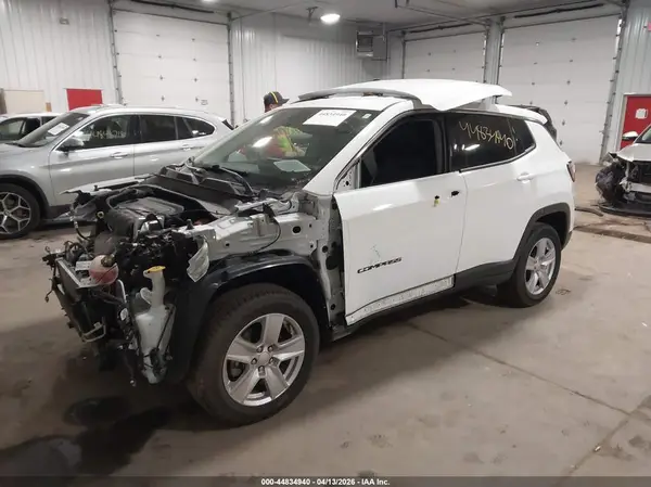 3C4NJDBB1NT217219 2022 JEEP COMPASS - Image 2
