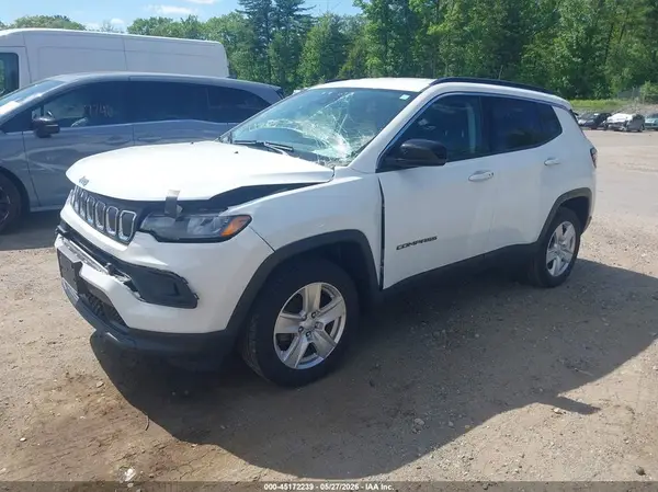 3C4NJDBB1NT217530 2022 JEEP COMPASS - Image 2