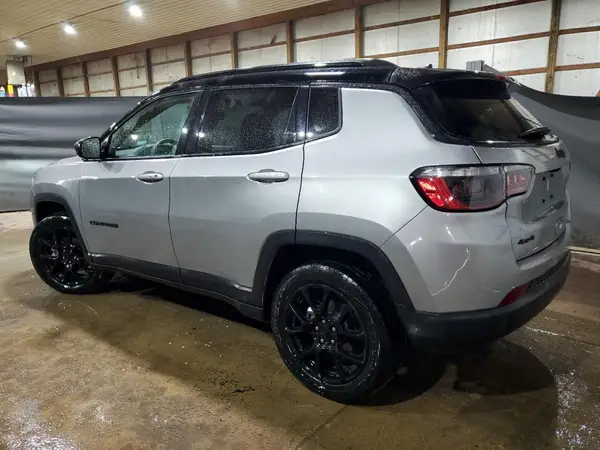 3C4NJDBB1NT226616 2022 JEEP COMPASS - Image 2