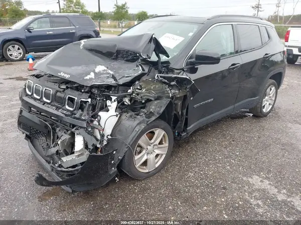 3C4NJDBB1NT228740 2022 JEEP COMPASS - Image 2