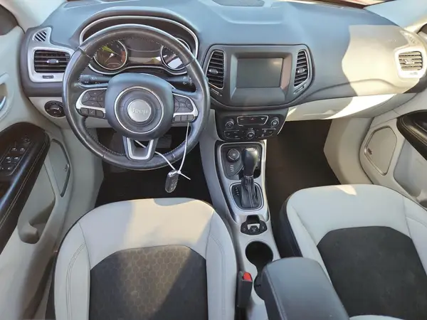 3C4NJDBB2HT657194 2017 JEEP COMPASS - Image 8