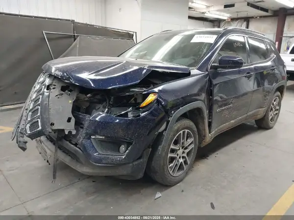 3C4NJDBB2HT665957 2017 JEEP COMPASS - Image 2