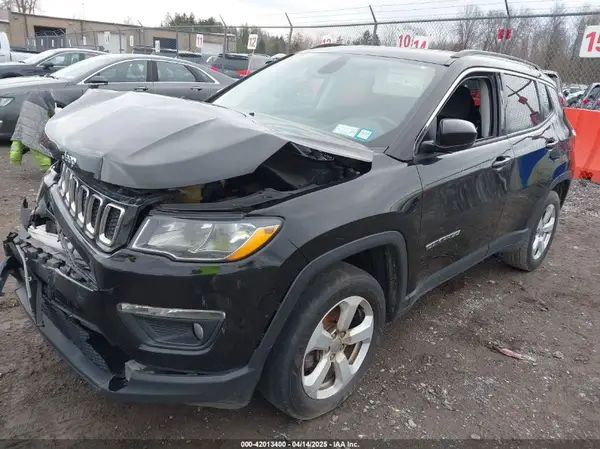 3C4NJDBB2JT108035 2018 JEEP COMPASS - Image 2