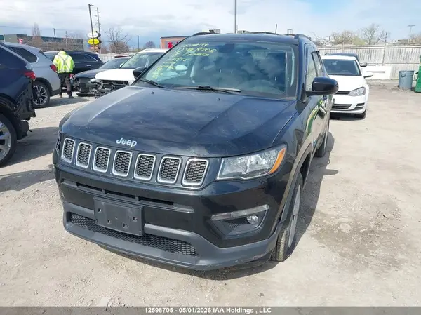 3C4NJDBB2JT111856 2018 JEEP COMPASS - Image 2