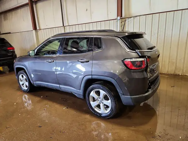 3C4NJDBB2JT112635 2018 JEEP COMPASS - Image 2