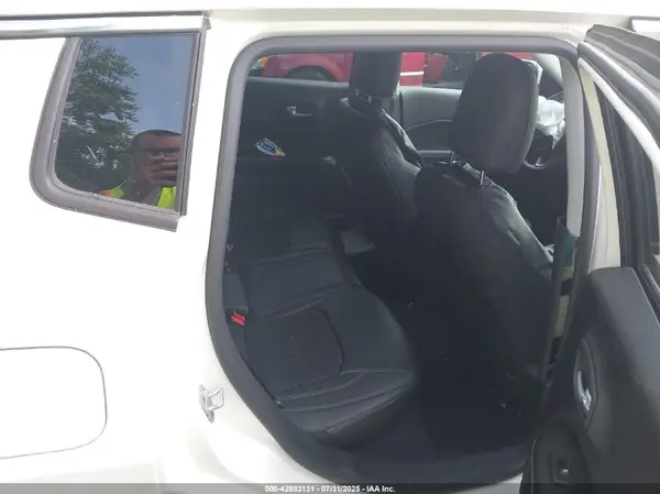 3C4NJDBB2JT113462 2018 JEEP COMPASS - Image 8