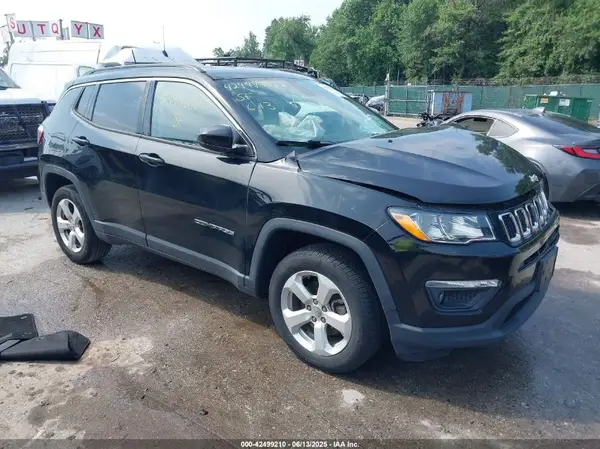 3C4NJDBB2JT114644 2018 JEEP COMPASS - Image 1