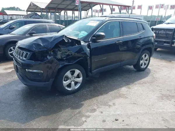 3C4NJDBB2JT114644 2018 JEEP COMPASS - Image 2