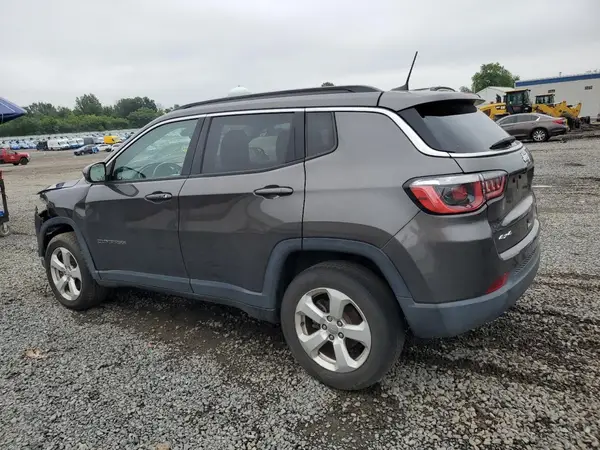 3C4NJDBB2JT114787 2018 JEEP COMPASS - Image 2