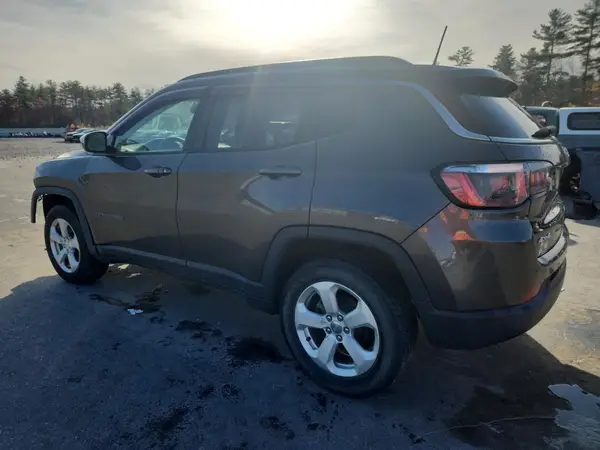 3C4NJDBB2JT115003 2018 JEEP COMPASS - Image 2