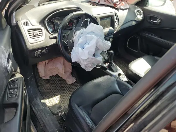 3C4NJDBB2JT115986 2018 JEEP COMPASS - Image 8
