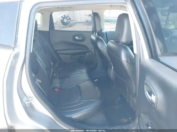 3C4NJDBB2JT117009 2018 JEEP COMPASS - Image 8
