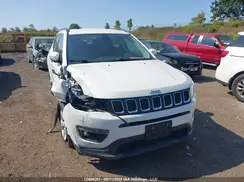 3C4NJDBB2JT128060 2018 JEEP COMPASS