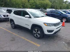 3C4NJDBB2JT136370 2018 JEEP COMPASS