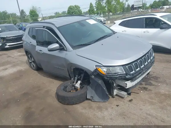 3C4NJDBB2JT140726 2018 JEEP COMPASS - Image 1