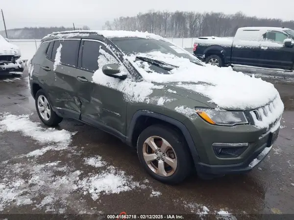 3C4NJDBB2JT142461 2018 JEEP COMPASS - Image 1