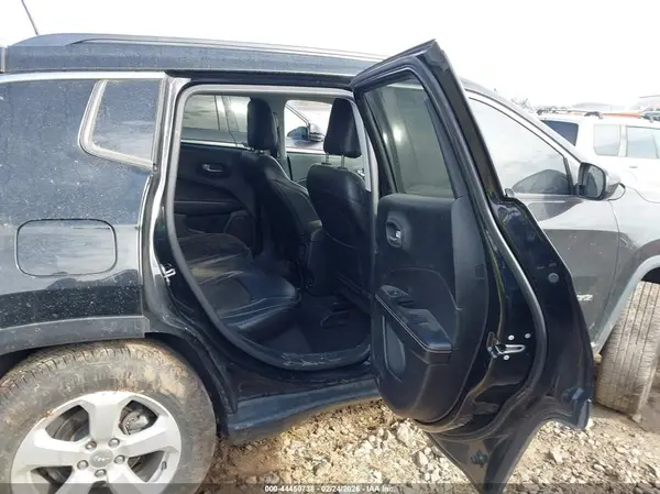 3C4NJDBB2JT147448 2018 JEEP COMPASS - Image 8