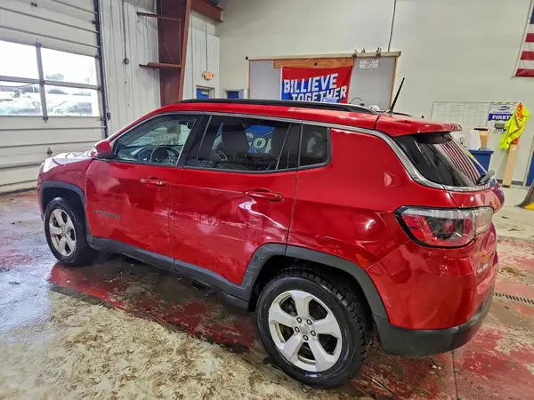 3C4NJDBB2JT150320 2018 JEEP COMPASS - Image 2