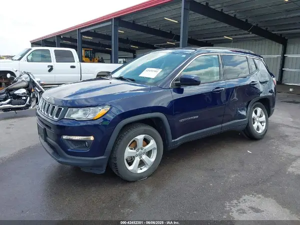 3C4NJDBB2JT150463 2018 JEEP COMPASS - Image 2