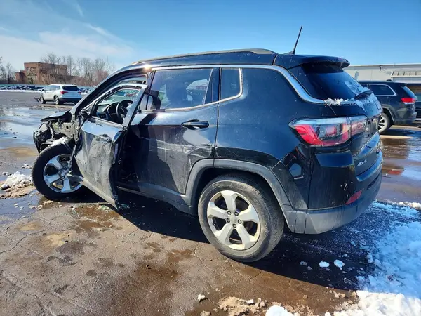 3C4NJDBB2JT154528 2018 JEEP COMPASS - Image 2