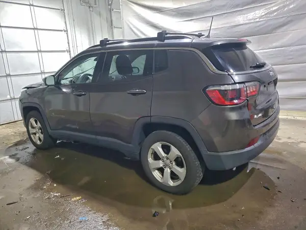 3C4NJDBB2JT155081 2018 JEEP COMPASS - Image 2