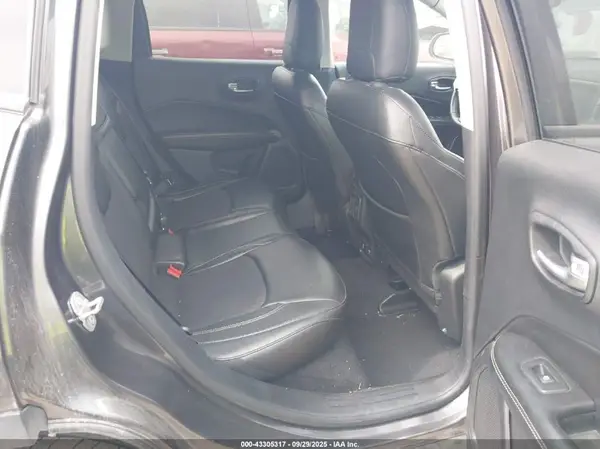 3C4NJDBB2JT155243 2018 JEEP COMPASS - Image 8