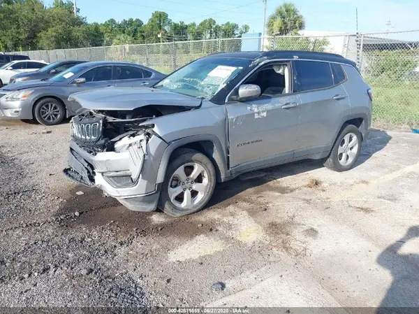 3C4NJDBB2JT162614 2018 JEEP COMPASS - Image 2