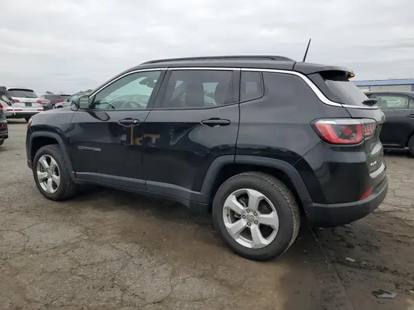 3C4NJDBB2JT167926 2018 JEEP COMPASS - Image 2