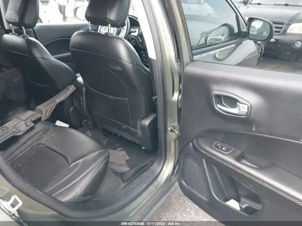 3C4NJDBB2JT177503 2018 JEEP COMPASS - Image 8