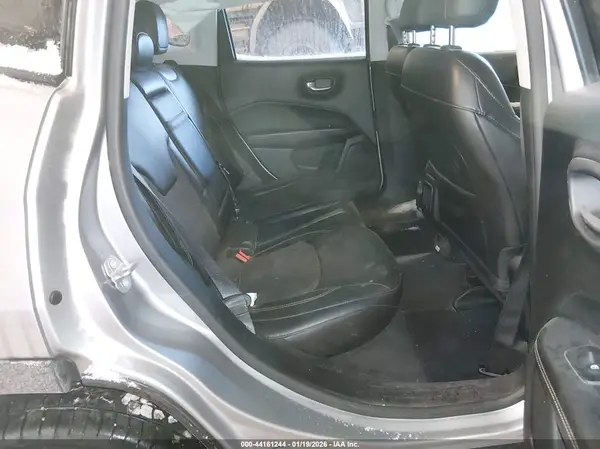 3C4NJDBB2JT177582 2018 JEEP COMPASS - Image 8