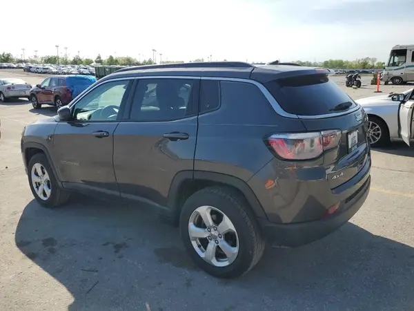 3C4NJDBB2JT178019 2018 JEEP COMPASS - Image 2